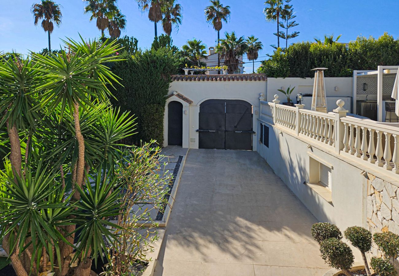 Villa in Mijas Costa - Villa with private pool and hot tub Mijas Costa