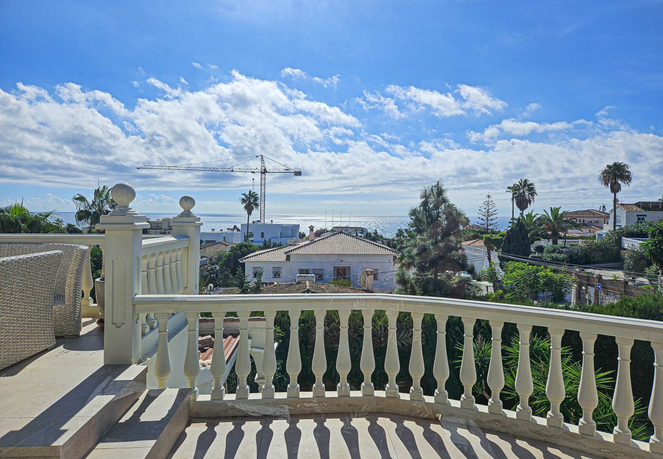 Villa in Mijas Costa - Villa with private pool and hot tub Mijas Costa