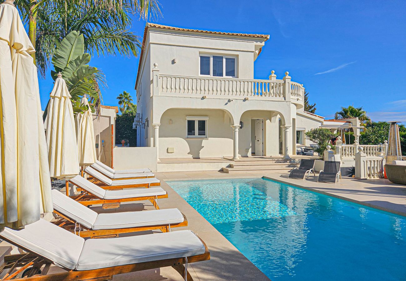 Villa in Mijas Costa - Villa with private pool and hot tub Mijas Costa