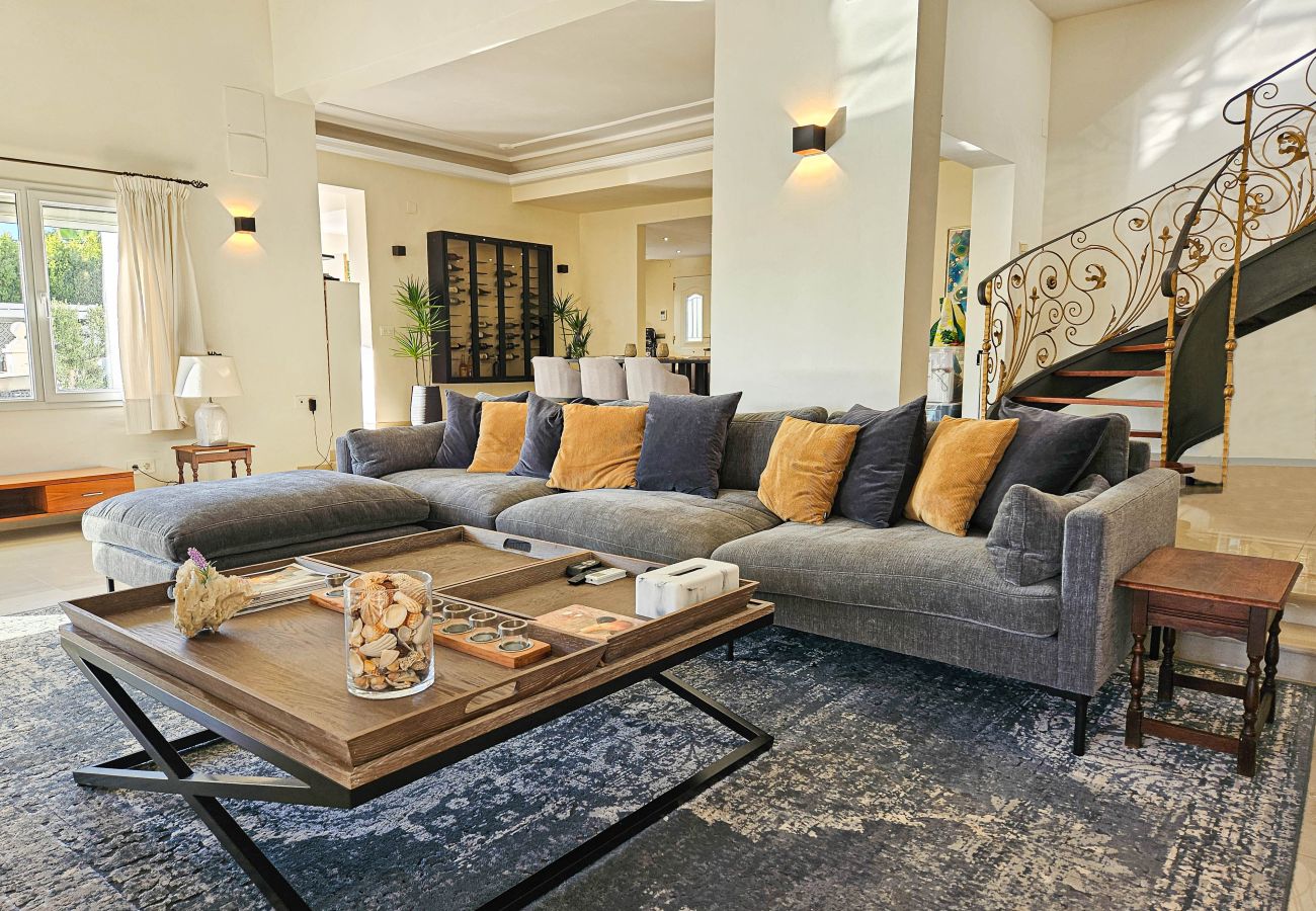 Villa in Mijas Costa - Villa with private pool and hot tub Mijas Costa