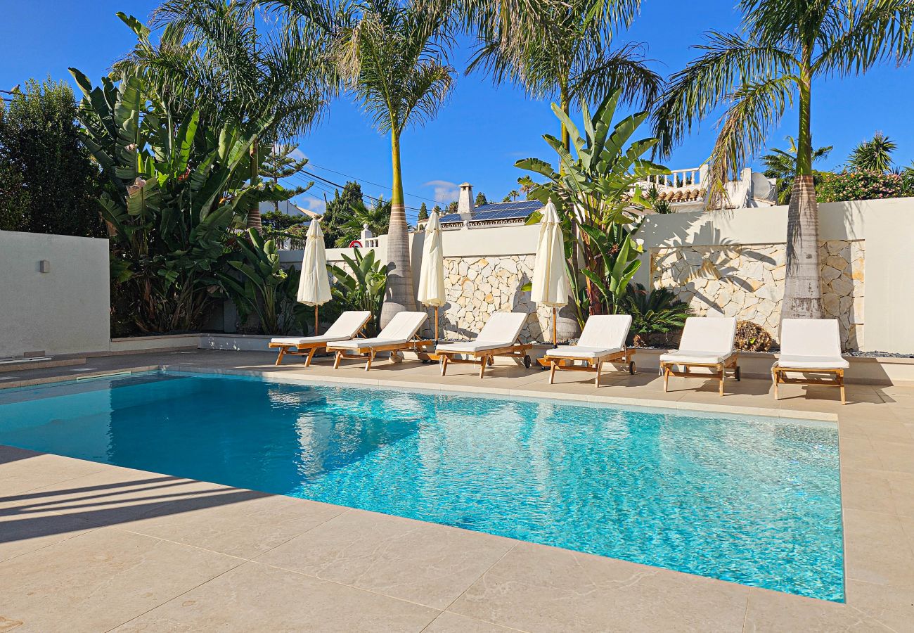 Villa in Mijas Costa - Villa with private pool and hot tub Mijas Costa