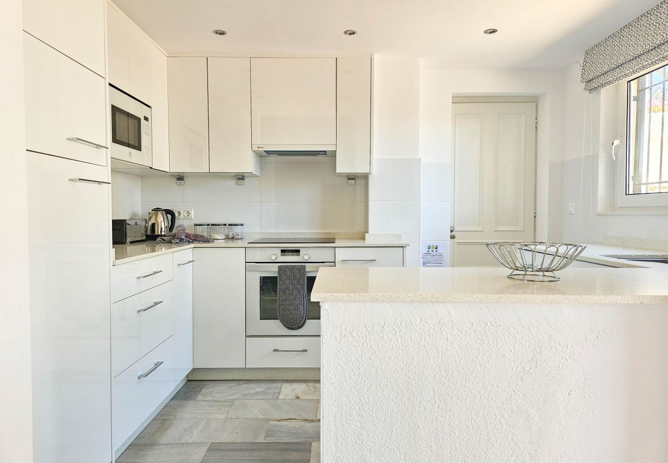 Apartment in Mijas Costa - Poolside apartment in Torrenueva close to beach