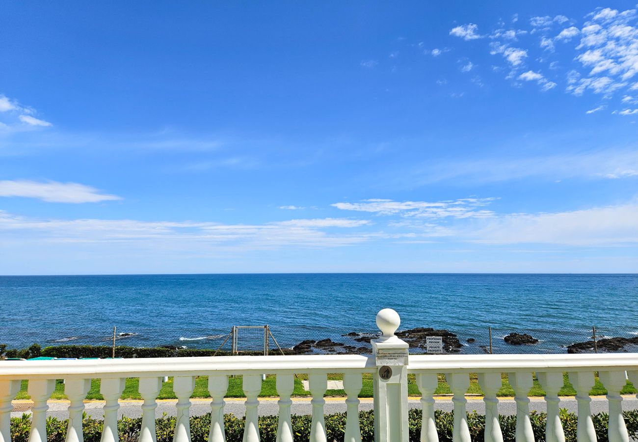 Apartment in Mijas Costa - Poolside apartment in Torrenueva close to beach