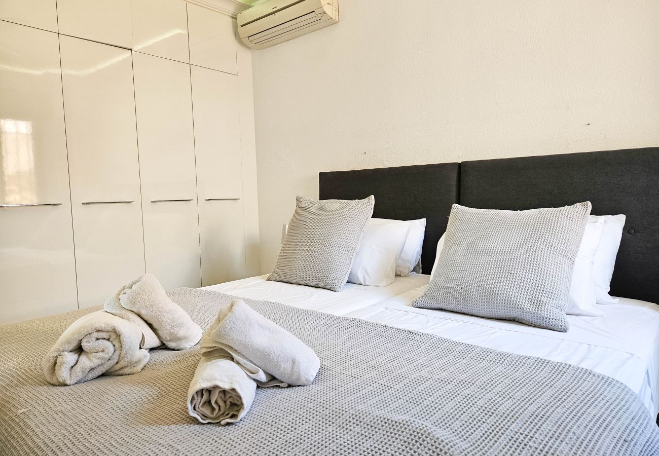 Apartment in Mijas Costa - Poolside apartment in Torrenueva close to beach