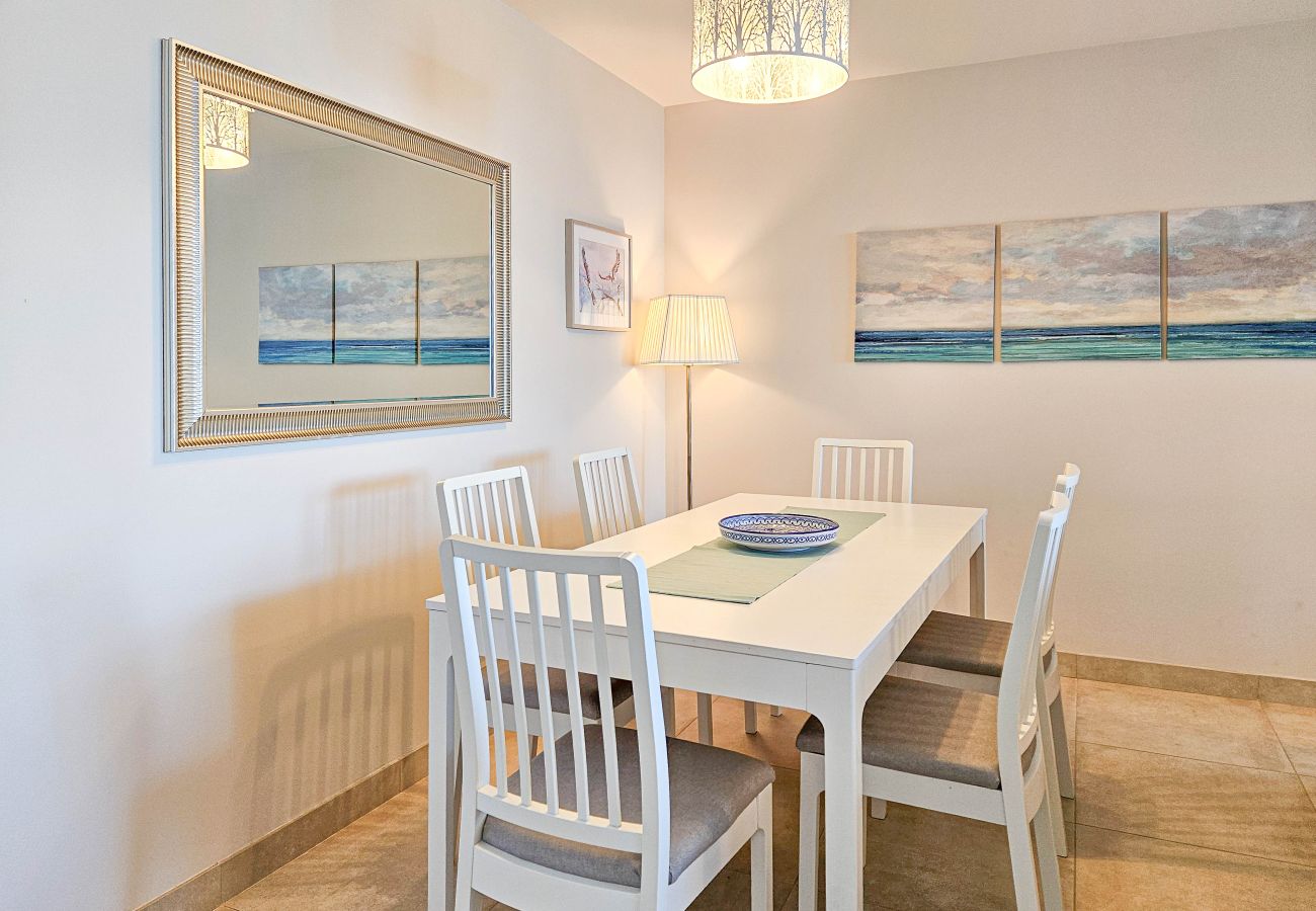 Apartment in La Cala de Mijas - 3 bed with mountain & sea views in Casa Banderas