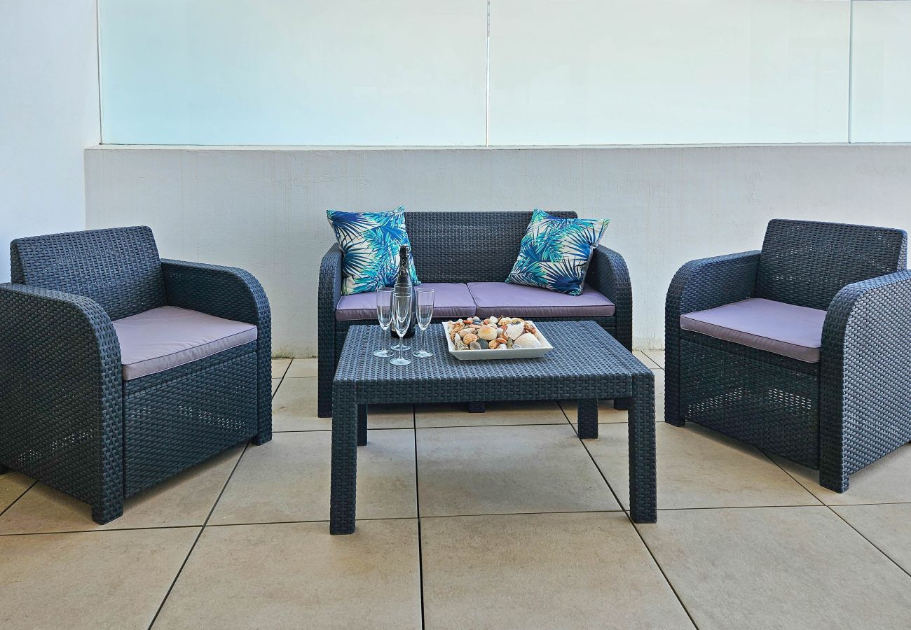 Apartment in La Cala de Mijas - 3 bed with mountain & sea views in Casa Banderas