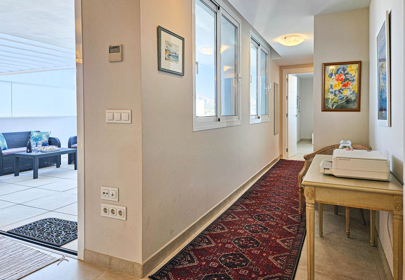 Apartment in La Cala de Mijas - 3 bed with mountain & sea views in Casa Banderas