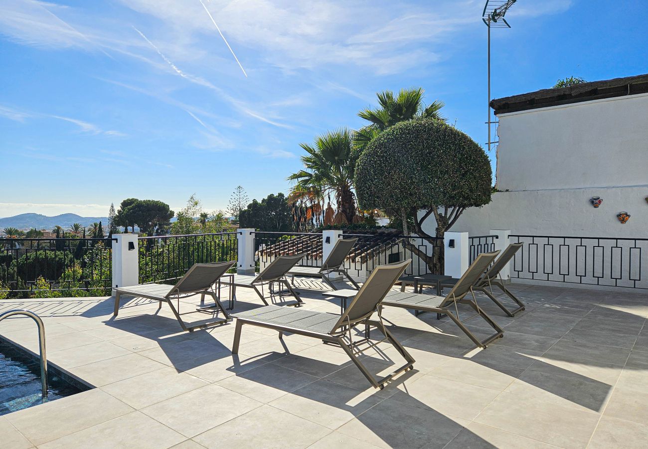 Villa in Mijas Costa - Villa with private pool & stunning sea views