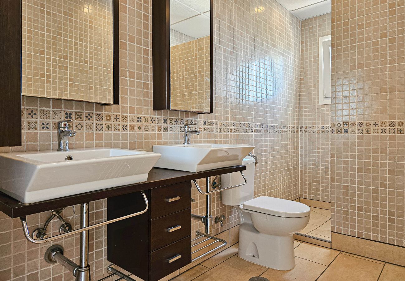 Villa in Mijas Costa - Villa with private pool & stunning sea views