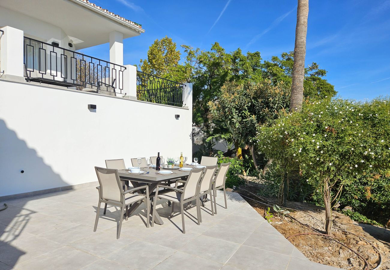 Villa in Mijas Costa - Villa with private pool & stunning sea views