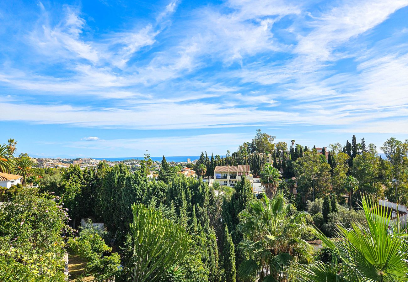 Villa in Mijas Costa - Villa with private pool & stunning sea views