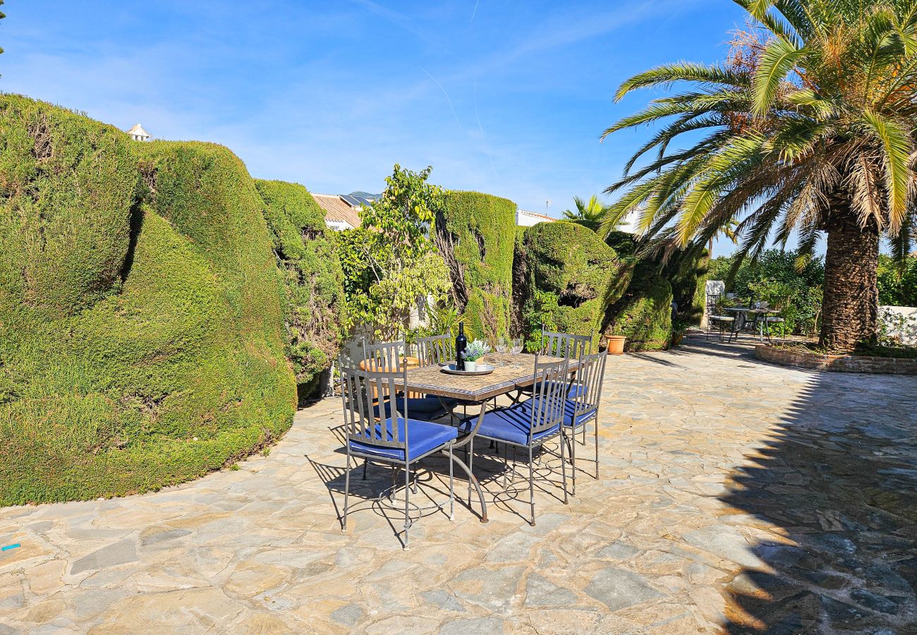Villa in Mijas Costa - Villa with private pool & stunning sea views