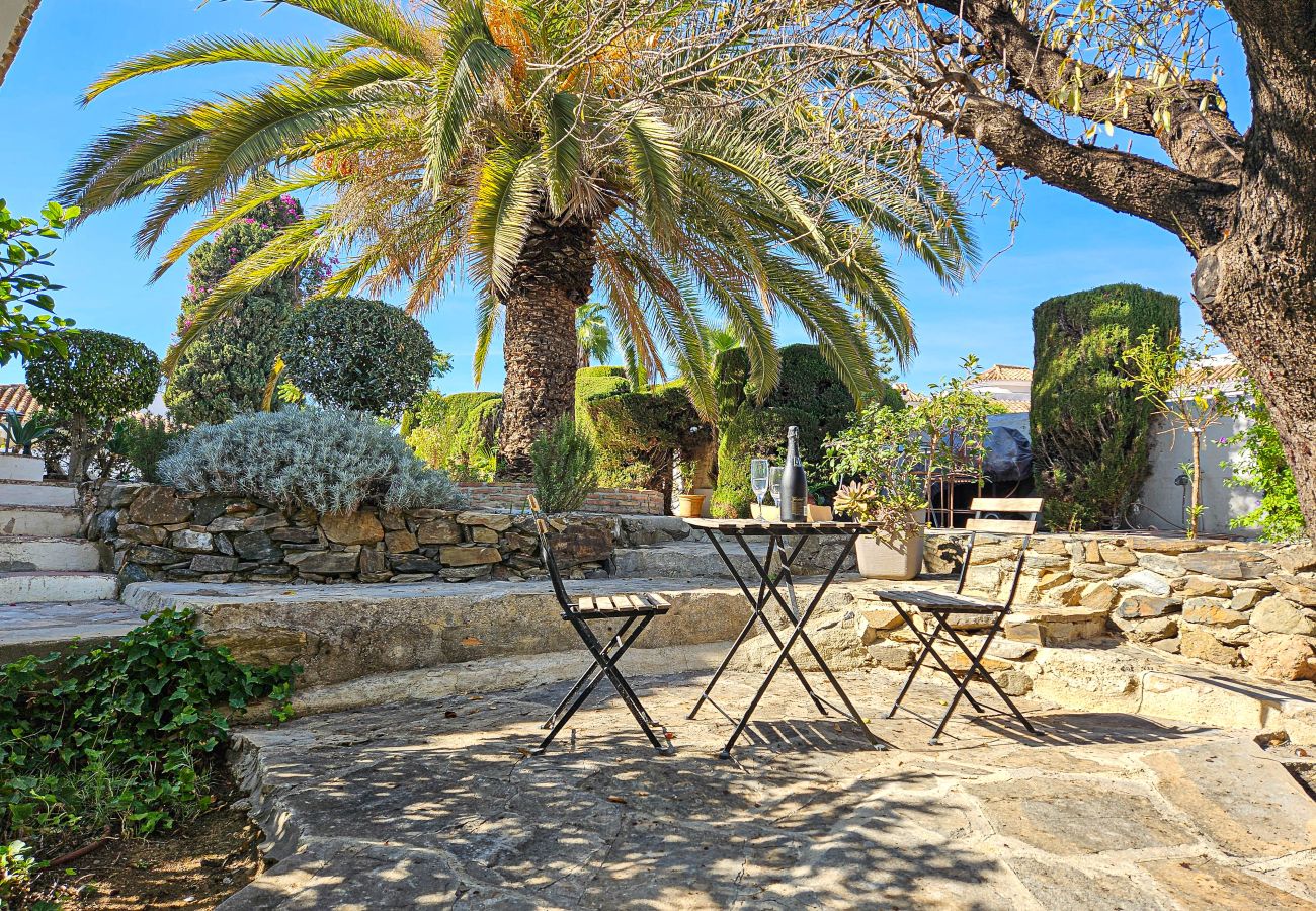 Villa in Mijas Costa - Villa with private pool & stunning sea views