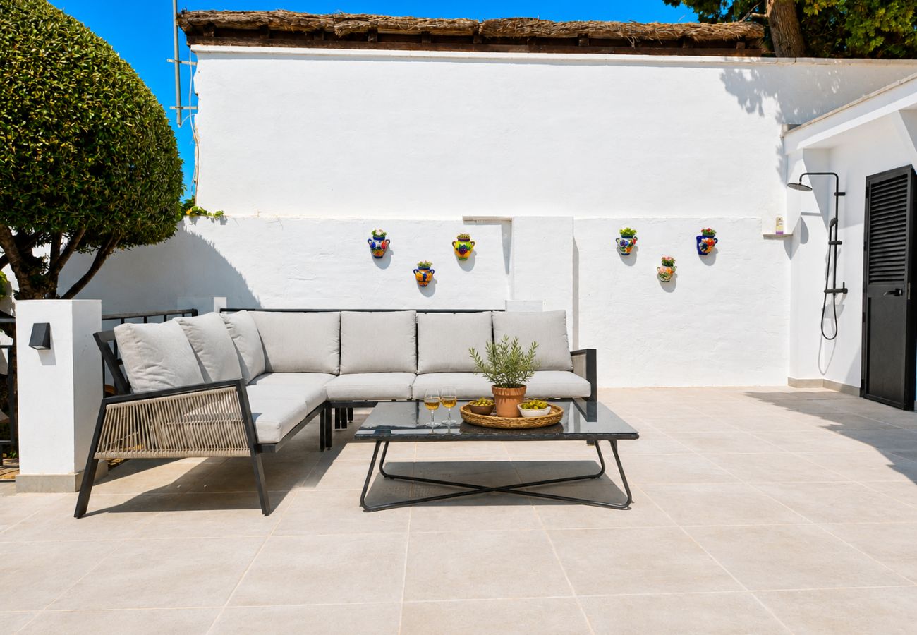 Villa in Mijas Costa - Villa with private pool & stunning sea views