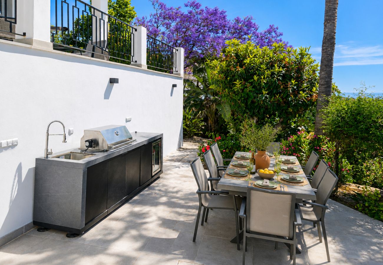 Villa in Mijas Costa - Villa with private pool & stunning sea views