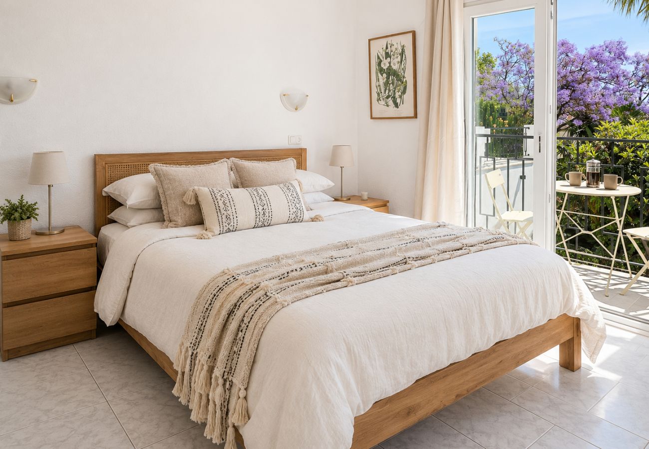 Villa in Mijas Costa - Villa with private pool & stunning sea views