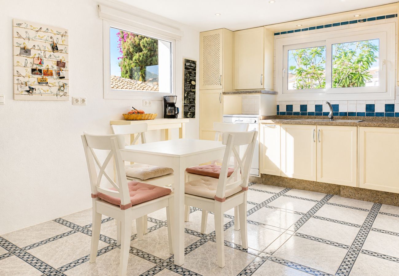 Villa in Mijas Costa - Villa with private pool & stunning sea views