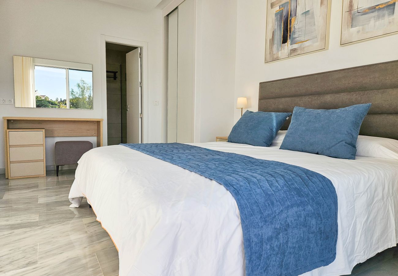 Villa in Marbella - 4 bedroom house with private pool near Cabopino