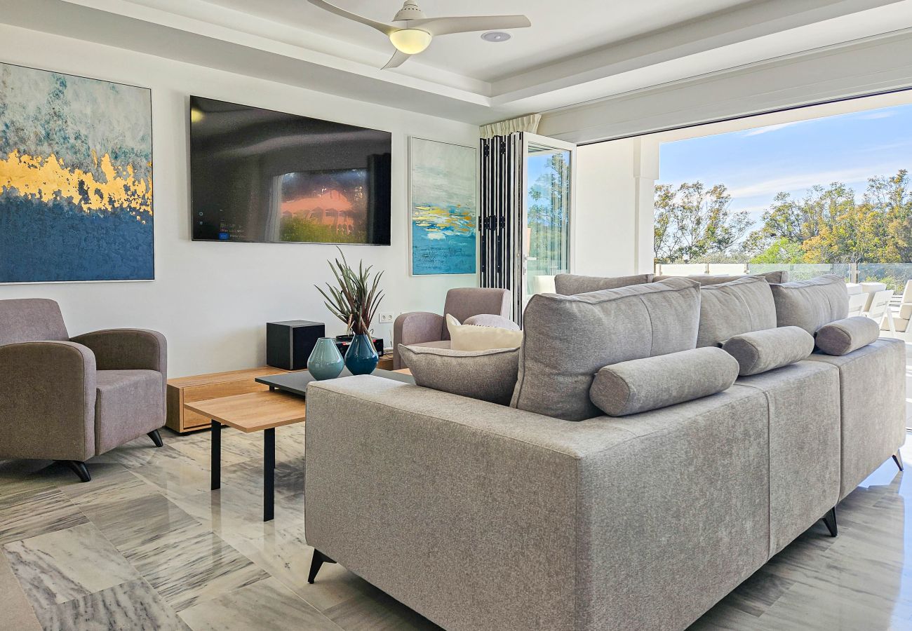 Villa in Marbella - 4 bedroom house with private pool near Cabopino