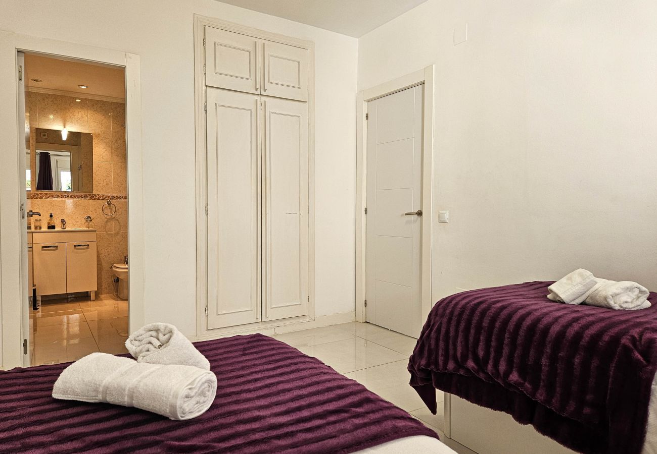 Apartment in Mijas Costa - Apartment in centre of La Cala, 200 metres from beach