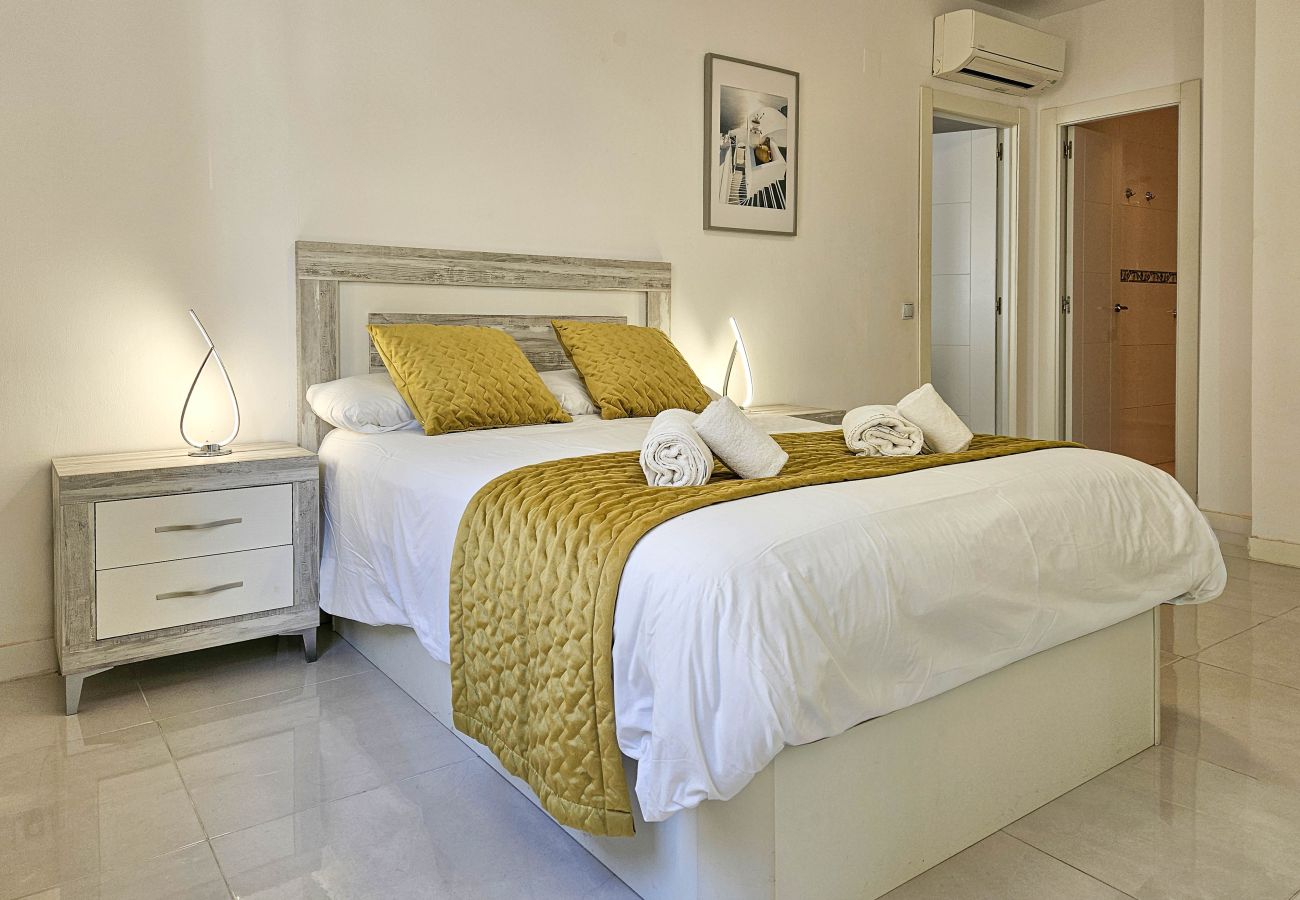 Apartment in Mijas Costa - Apartment in centre of La Cala, 200 metres from beach