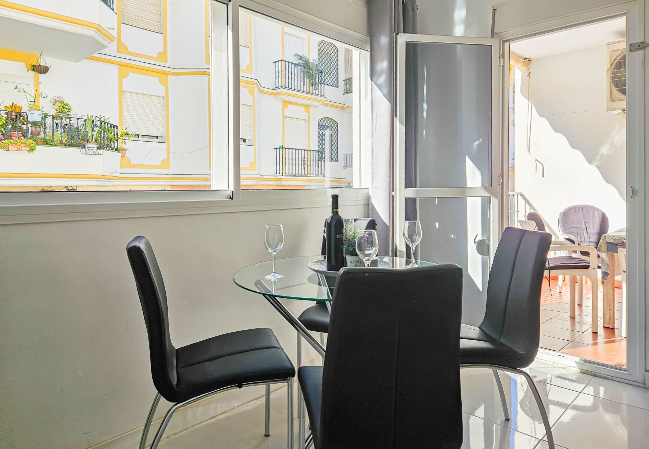 Apartment in Mijas Costa - Apartment in centre of La Cala, 200 metres from beach