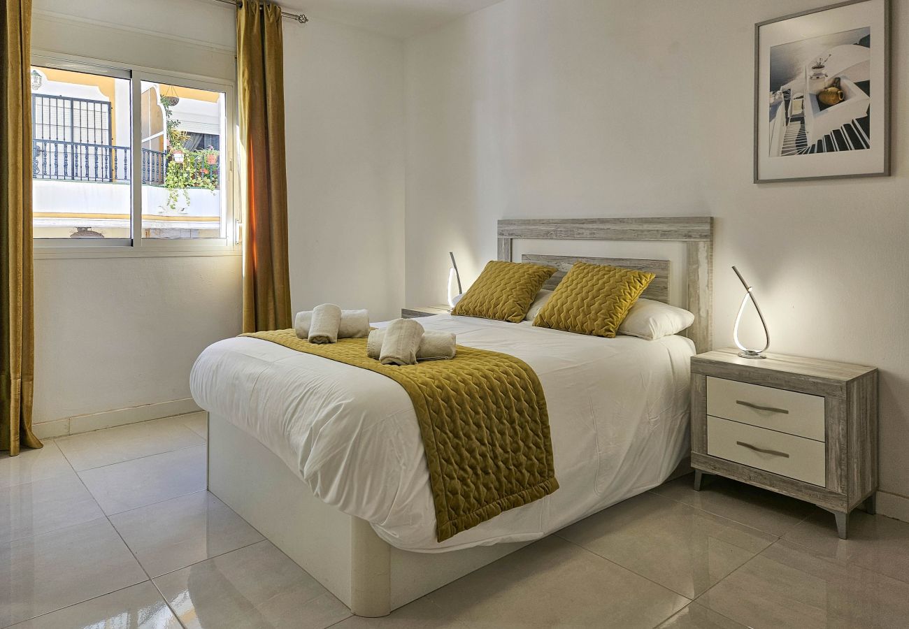 Apartment in Mijas Costa - Apartment in centre of La Cala, 200 metres from beach