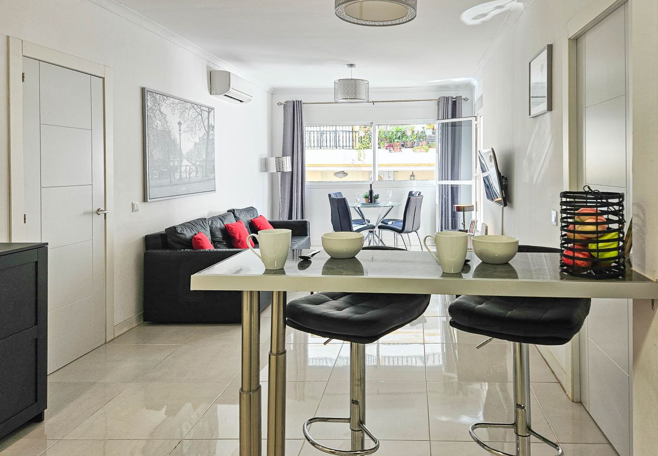 Apartment in Mijas Costa - Apartment in centre of La Cala, 200 metres from beach