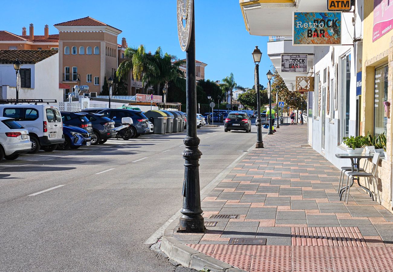 Apartment in Mijas Costa - Apartment in centre of La Cala, 200 metres from beach