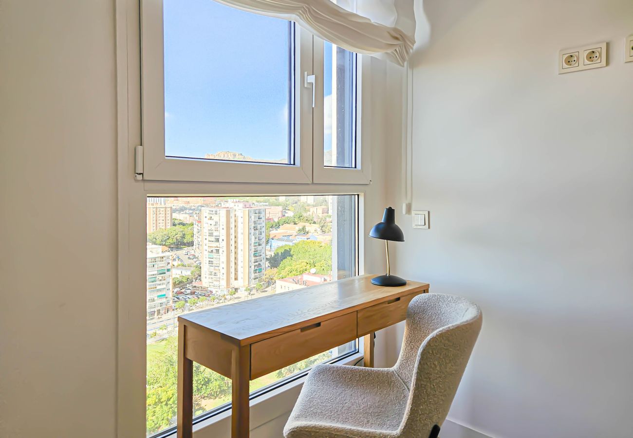 Apartment in Málaga - Urban Sky North Tower apartment, Malaga centre