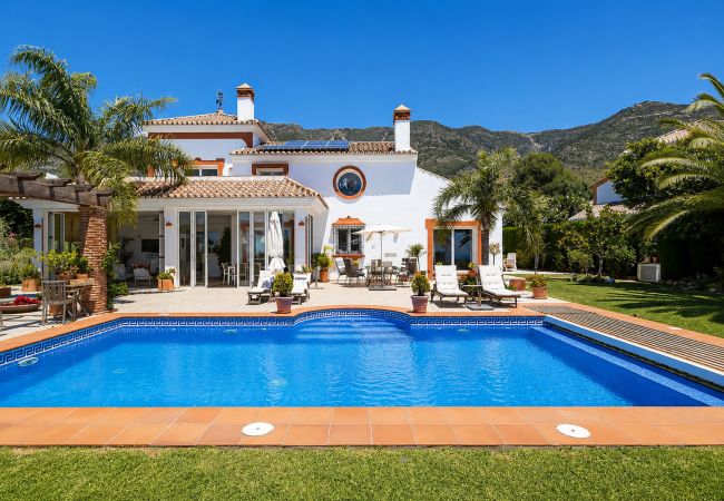 Villa in Mijas Costa - 3 Bedroom villa with private pool in Valtocado