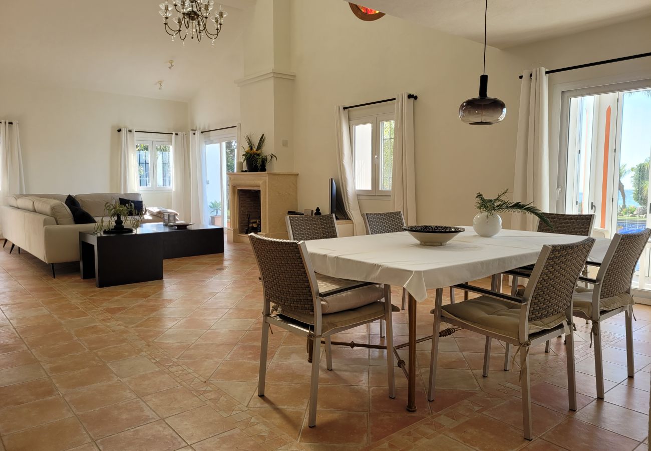 Villa in Mijas Costa - 3 Bedroom villa with private pool in Voltecado