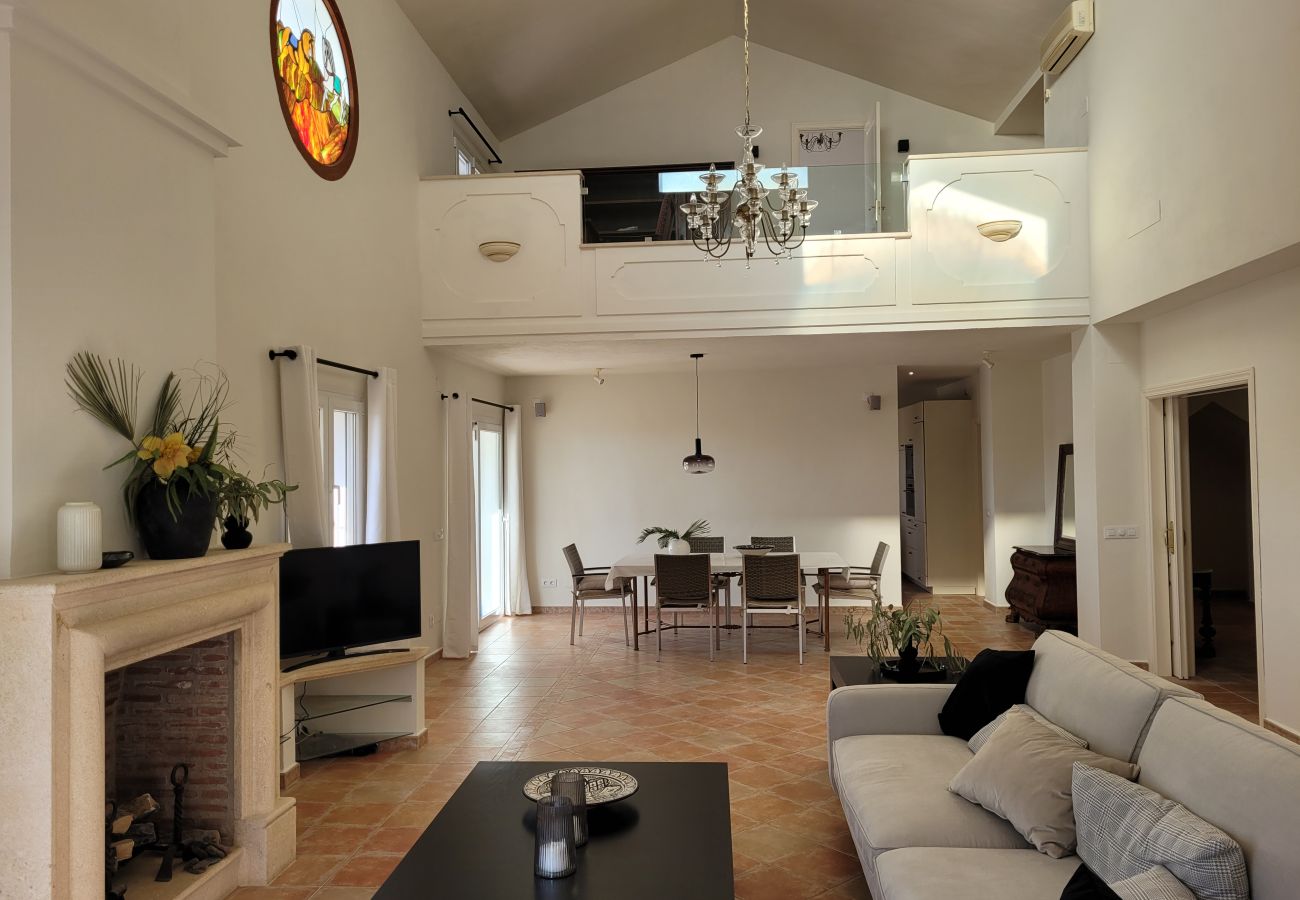 Villa in Mijas Costa - 3 Bedroom villa with private pool in Voltecado