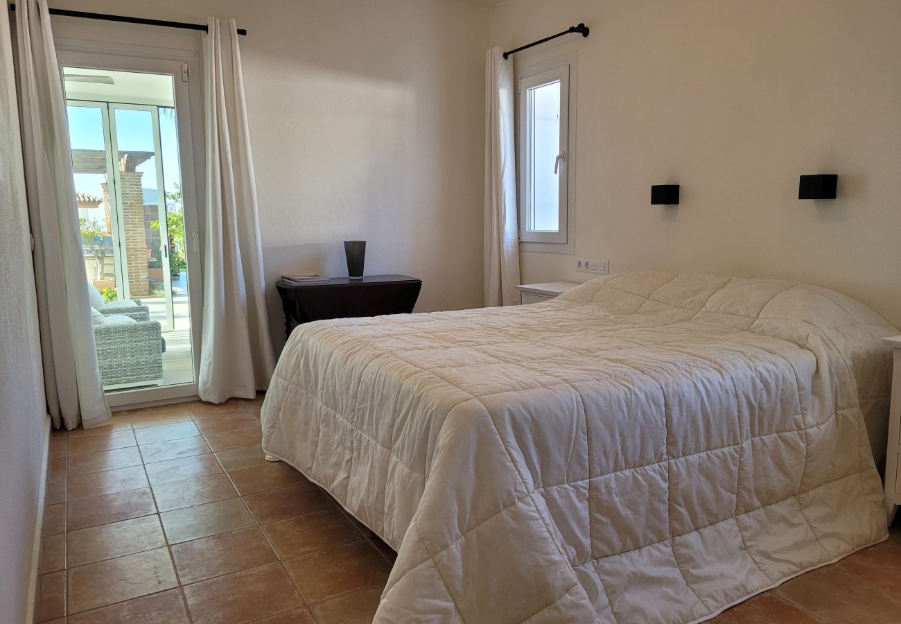 Villa in Mijas Costa - 3 Bedroom villa with private pool in Voltecado