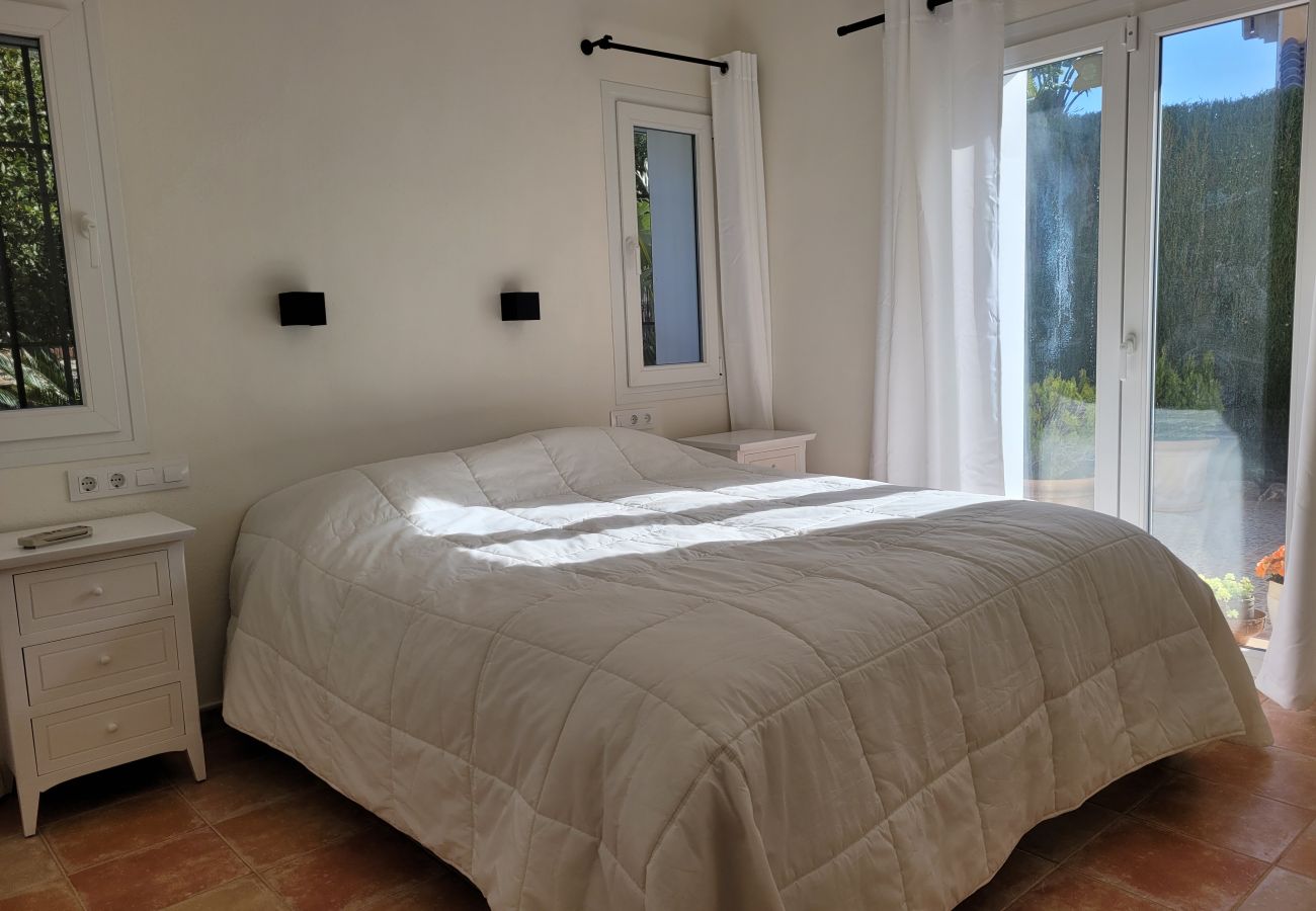 Villa in Mijas Costa - 3 Bedroom villa with private pool in Voltecado