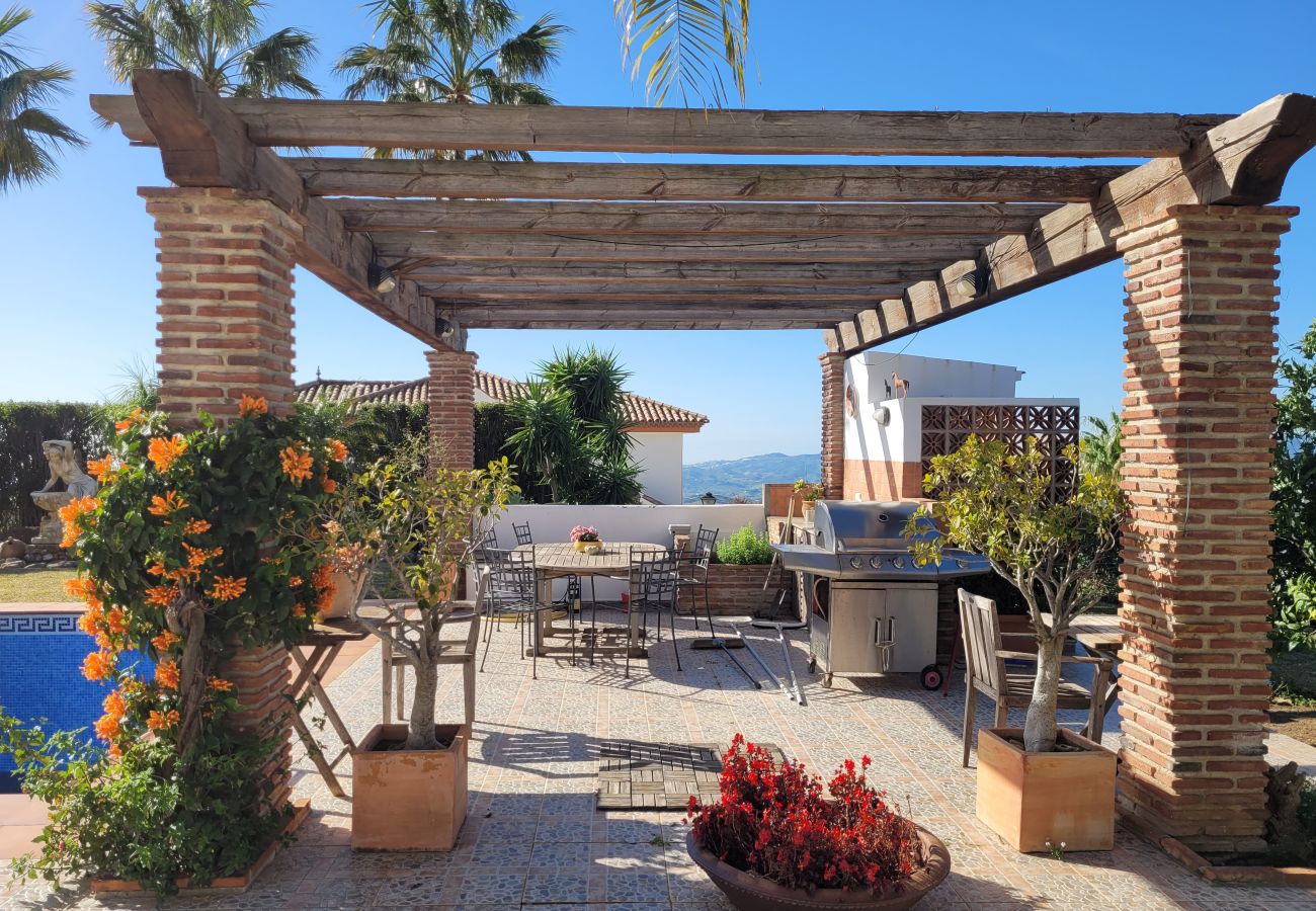 Villa in Mijas Costa - 3 Bedroom villa with private pool in Voltecado