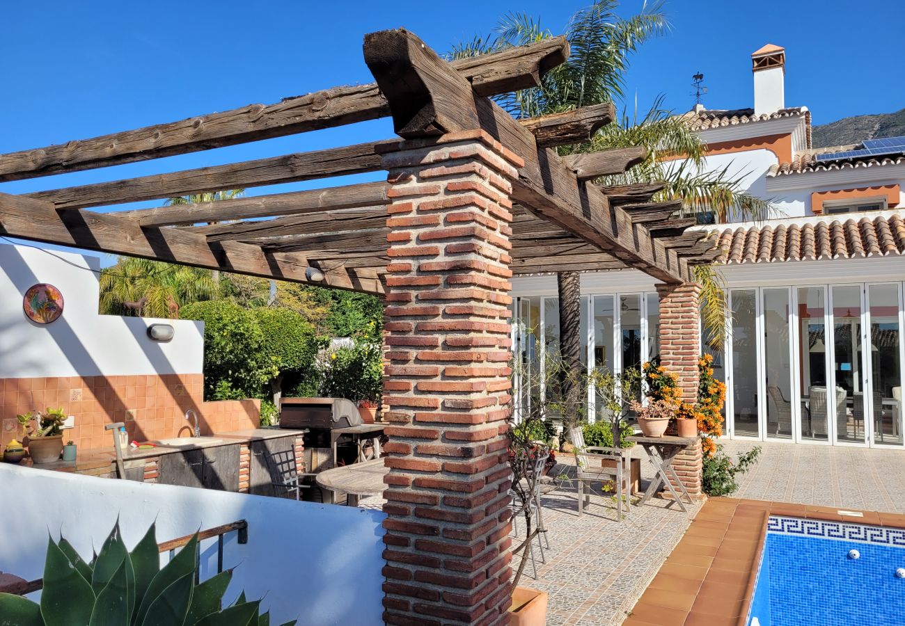 Villa in Mijas Costa - 3 Bedroom villa with private pool in Voltecado