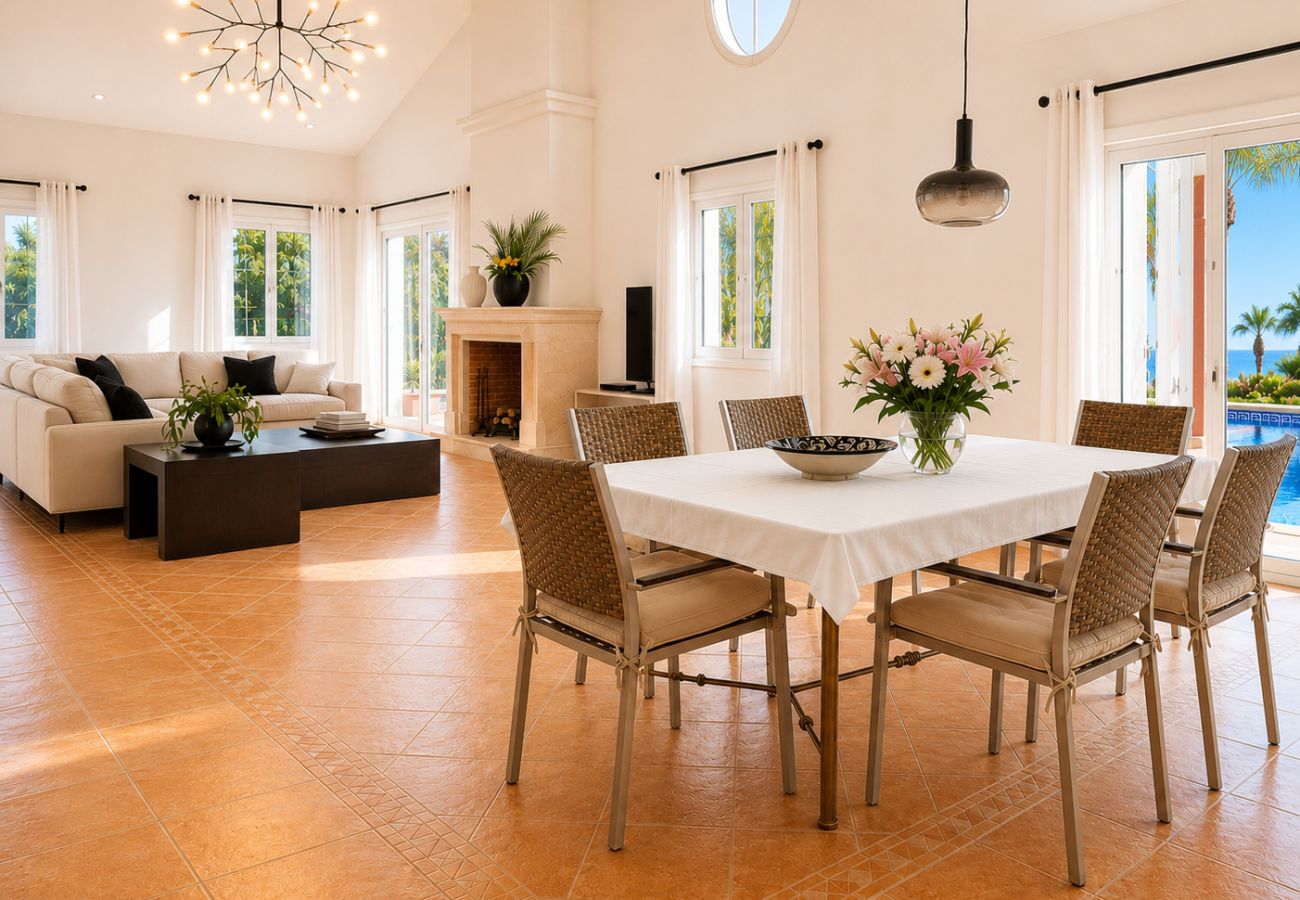 Villa in Mijas Costa - 3 Bedroom villa with private pool in Valtocado