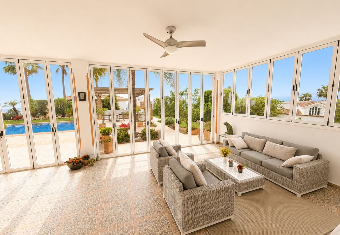 Villa in Mijas Costa - 3 Bedroom villa with private pool in Valtocado