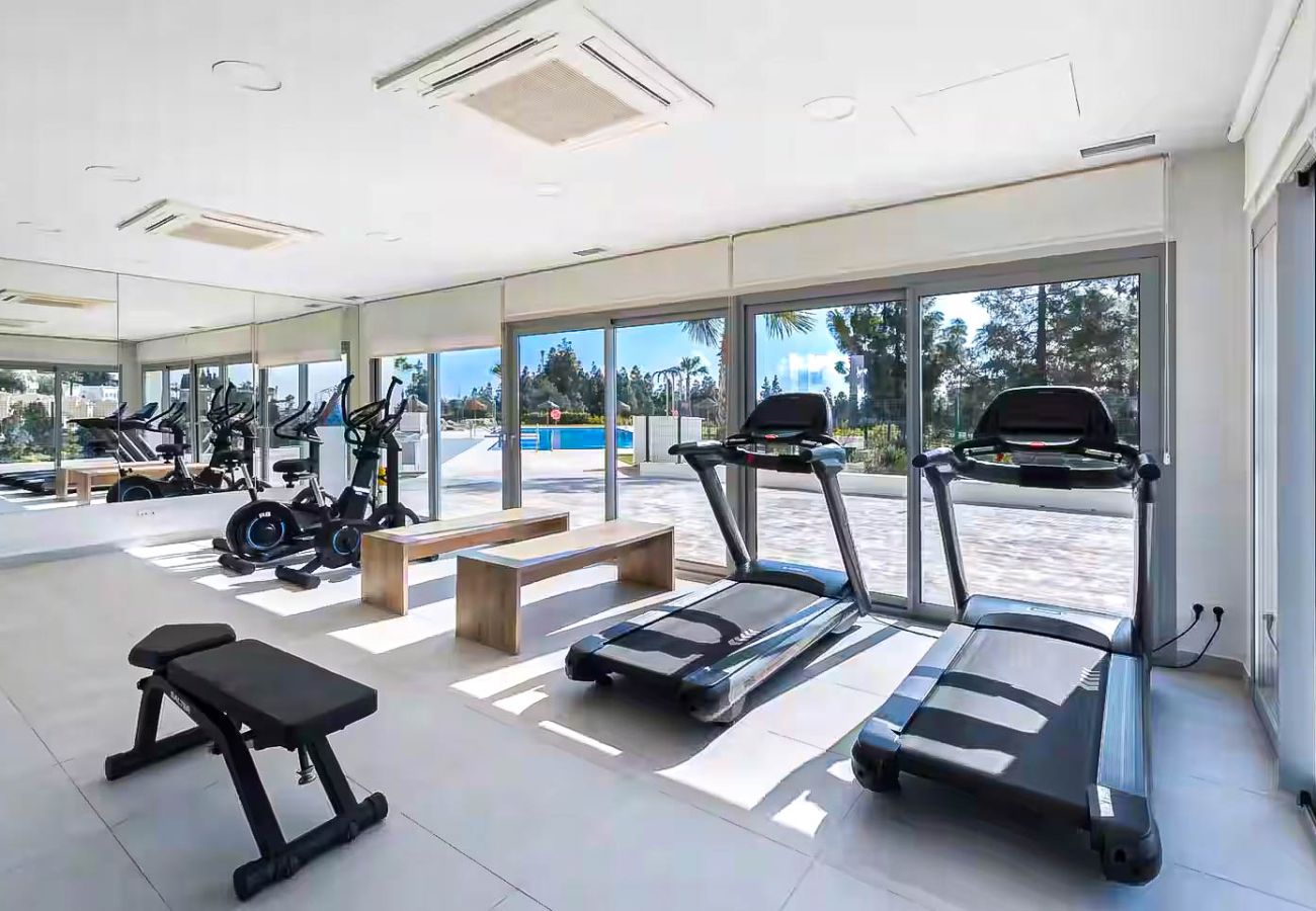 Apartment in Mijas Costa - 3 bed apartment, sea view/3 pools,/gym/spa/padel 