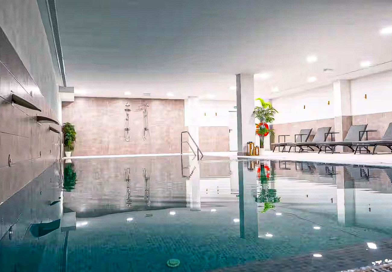 Apartment in Mijas Costa - 3 bed apartment, sea view/3 pools,/gym/spa/padel 