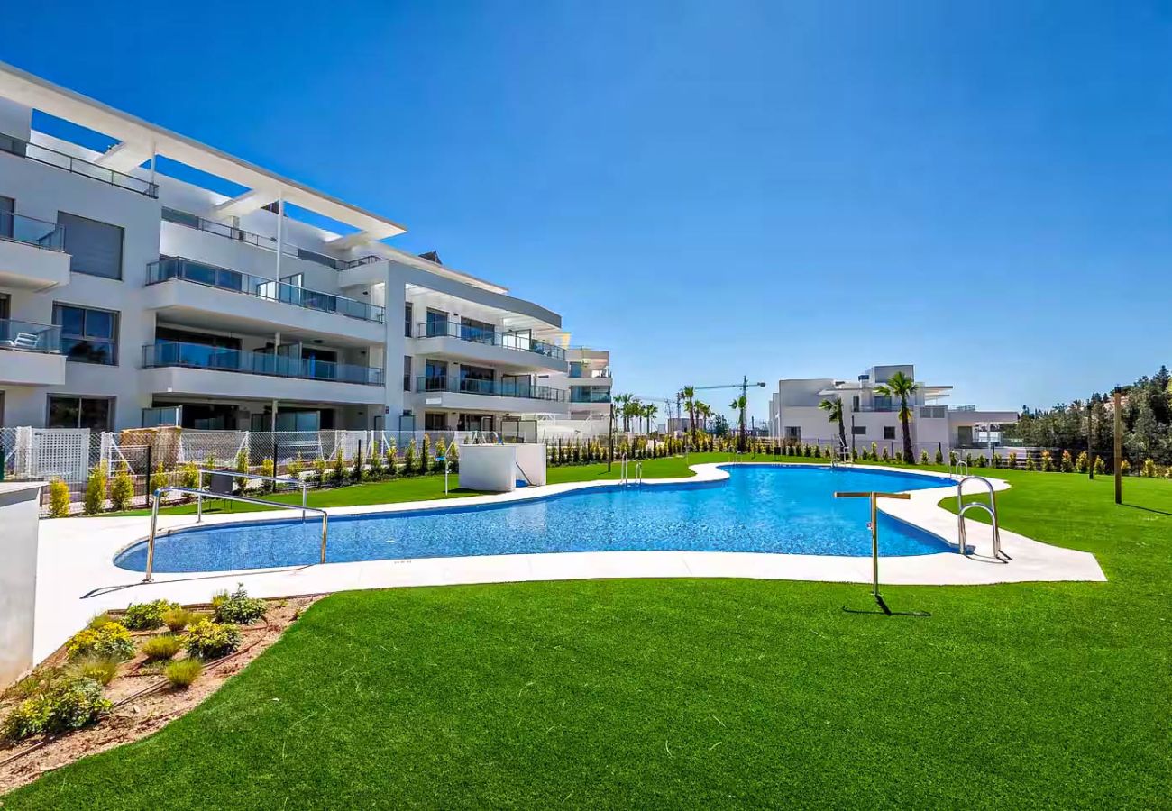 Apartment in Mijas Costa - 3 bed apartment, sea view/3 pools,/gym/spa/padel 