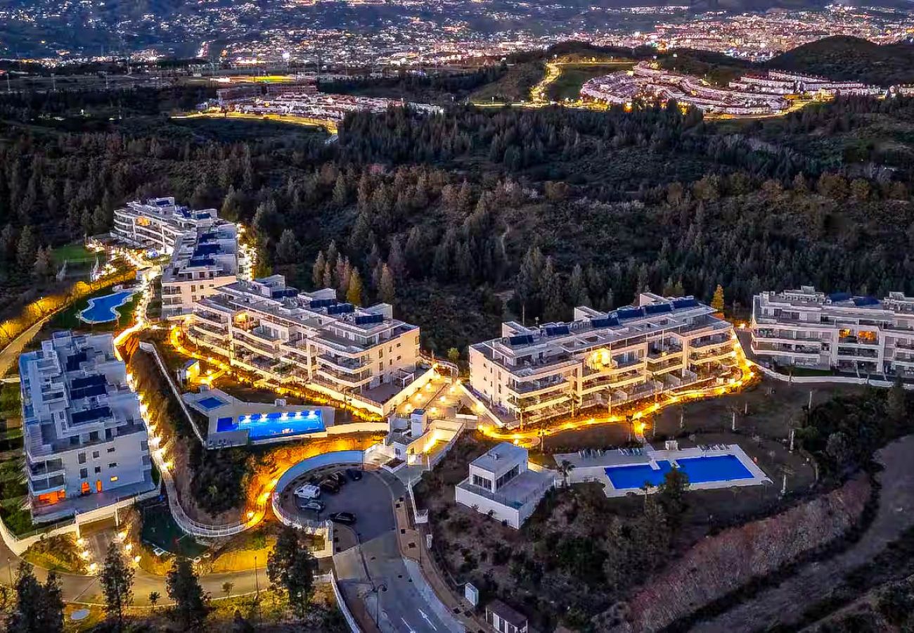 Apartment in Mijas Costa - 3 bed apartment, sea view/3 pools,/gym/spa/padel 