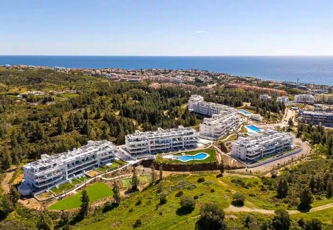 Apartment in Mijas Costa - 3 bed apartment, sea view/3 pools,/gym/spa/padel 