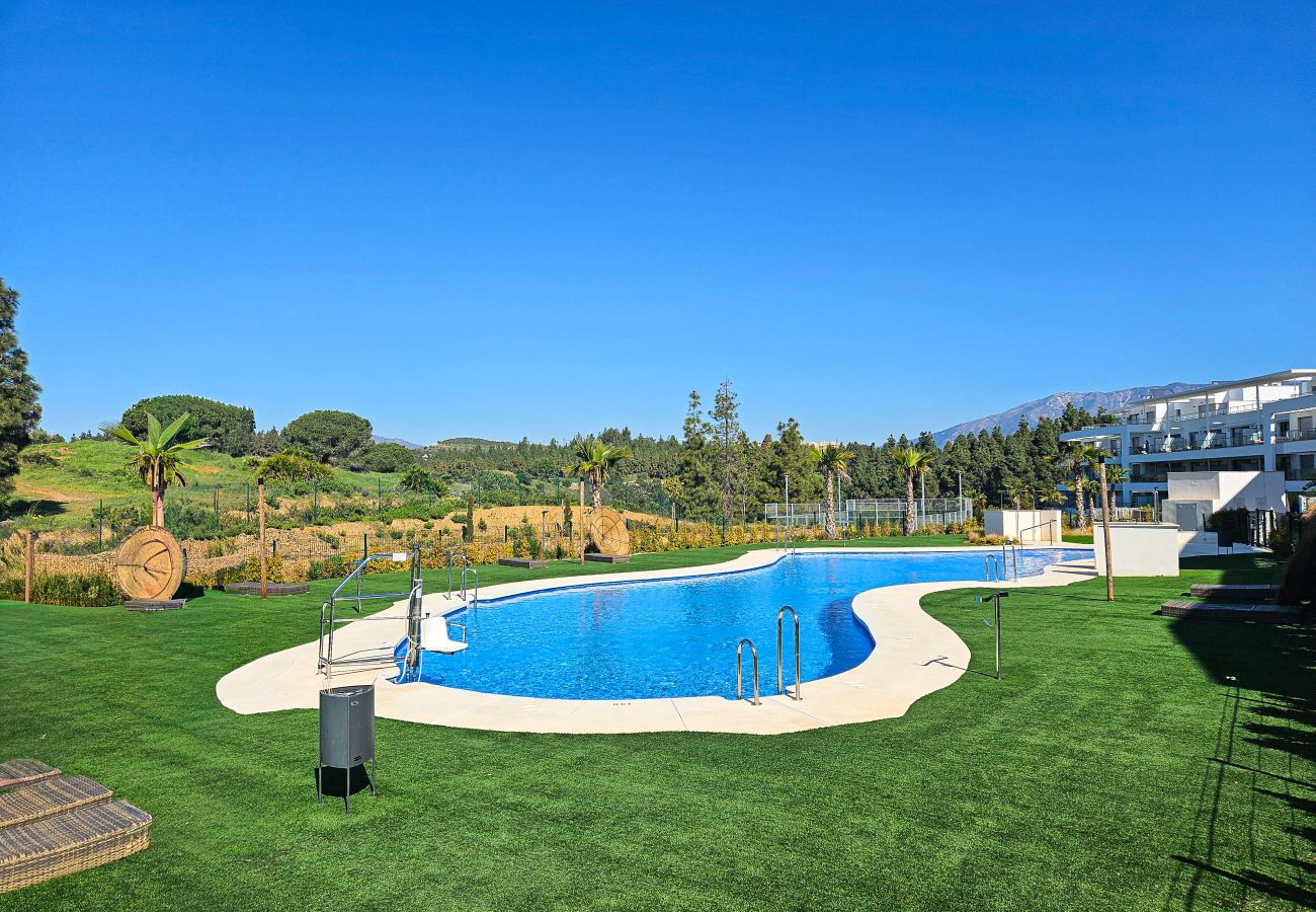 Apartment in Mijas Costa - 3 bed apartment, sea view/3 pools,/gym/spa/padel 