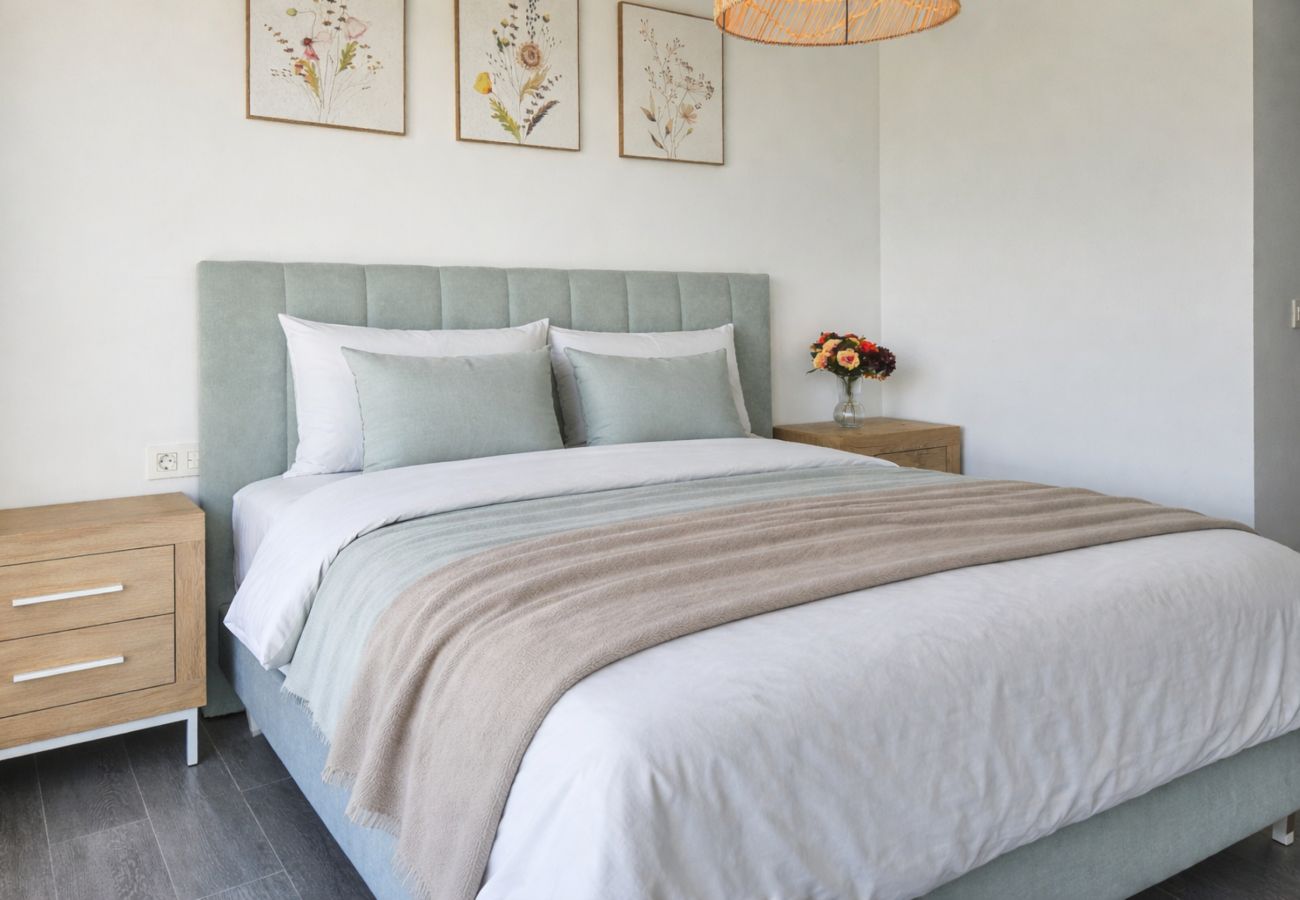 Apartment in Mijas Costa - 3 bed apartment, sea view/3 pools,/gym/spa/padel 