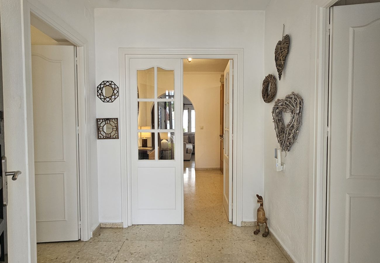 Villa in Mijas Costa - 3 bedroom villa, private pool, Las Farolas