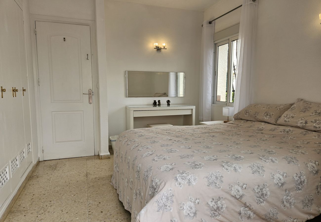 Villa in Mijas Costa - 3 bedroom villa, private pool, Las Farolas
