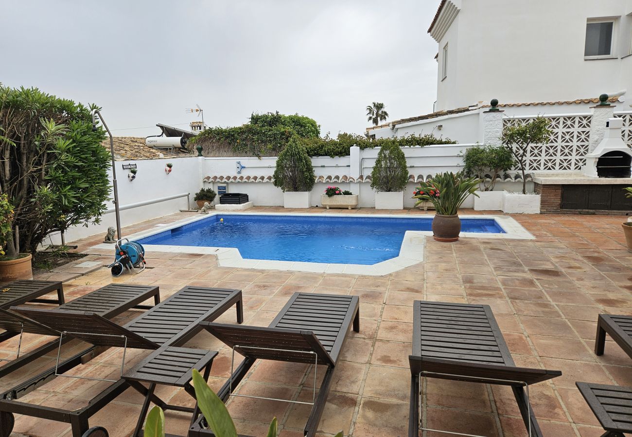 Villa in Mijas Costa - 3 bedroom villa, private pool, Las Farolas