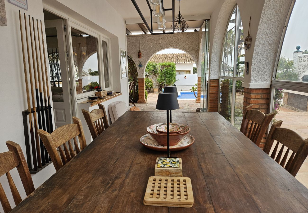 Villa in Mijas Costa - 3 bedroom villa, private pool, Las Farolas